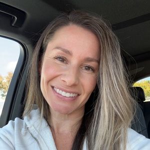 Meet your Posher, Dana